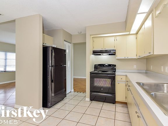 5th image of 522 Beal St