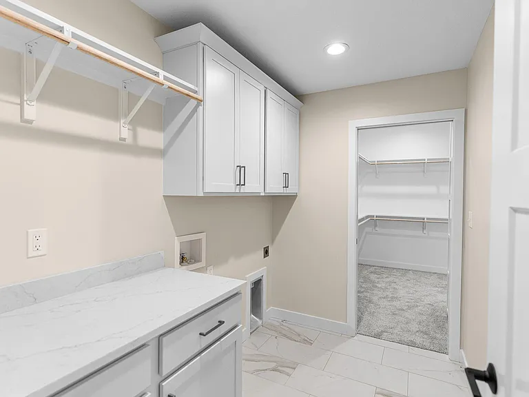 2908 Genesis Dr — Photo 37