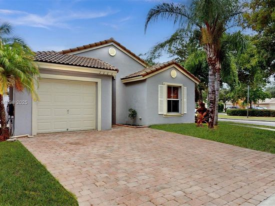 2004 SE 15th St, Homestead, FL 33035