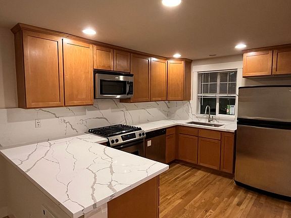 4th image of 12333 10th Pl NE APT D