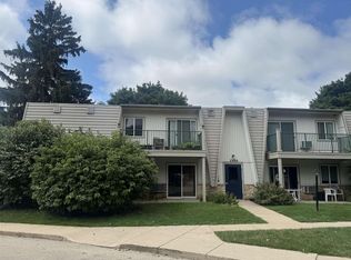 2406 Independence Ln APT 202, Madison, WI 53704