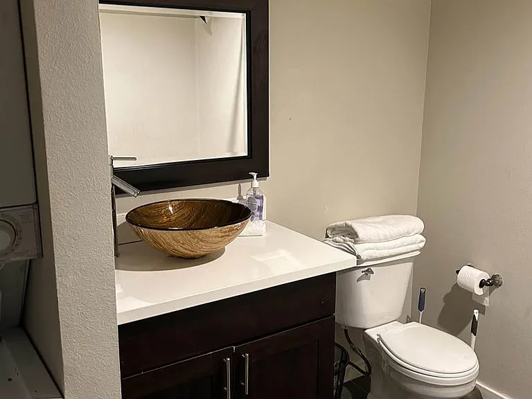 205-12000 15th Ave NE #205 — Photo 8