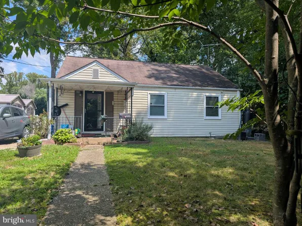 1939 Storm Dr, Falls Church, VA 22043