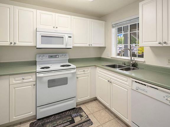 3rd image of 23321 Cedar Way APT J302