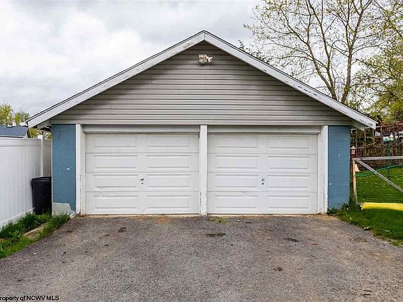 4th image of 3268 University Ave