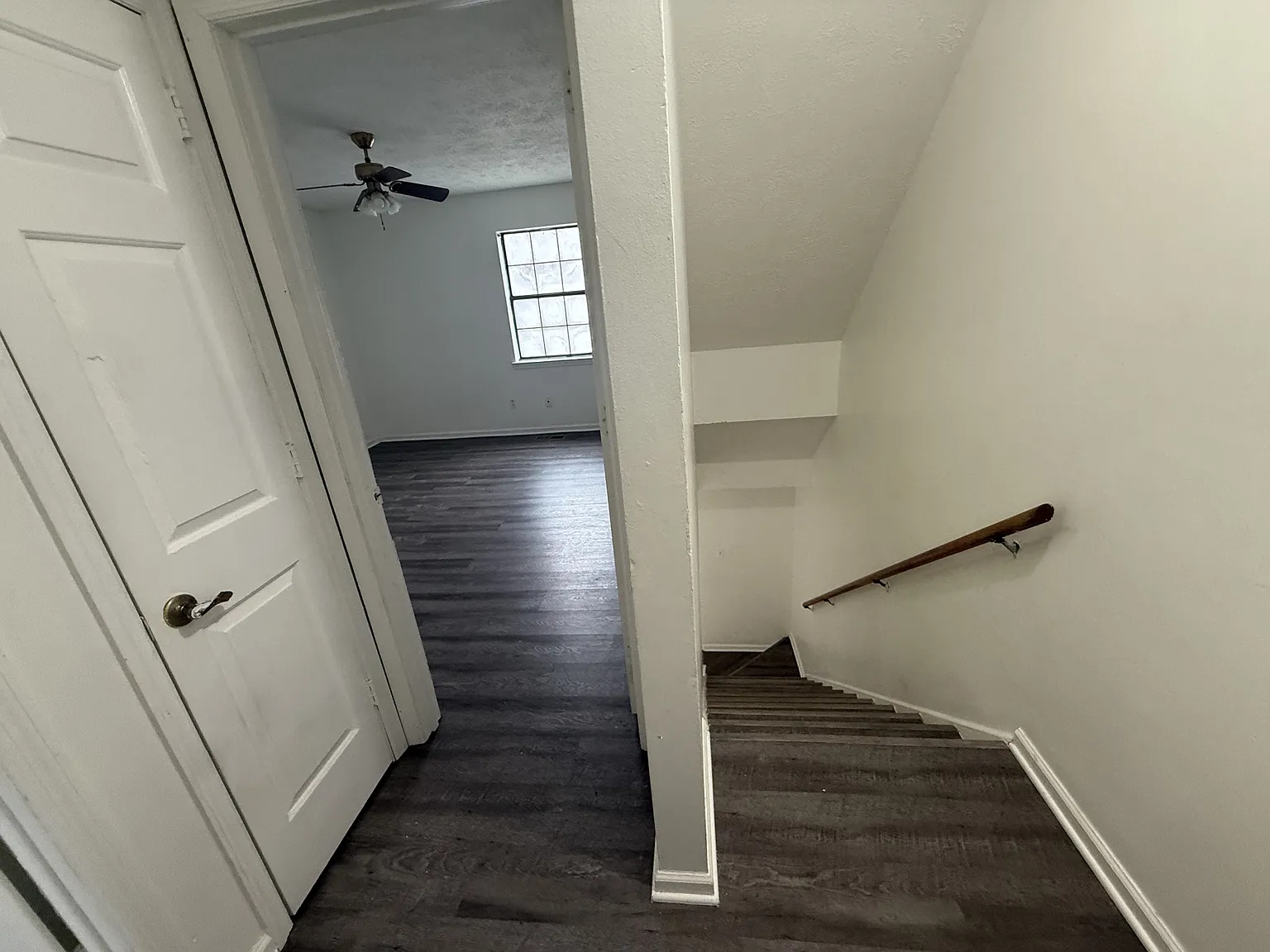 1112 S Saint Marks Ave - B — Photo 3