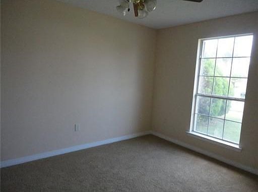 4th image of 1827 Lee Dr