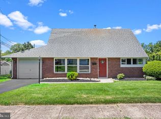 83 Towpath Rd, Levittown, PA 19056