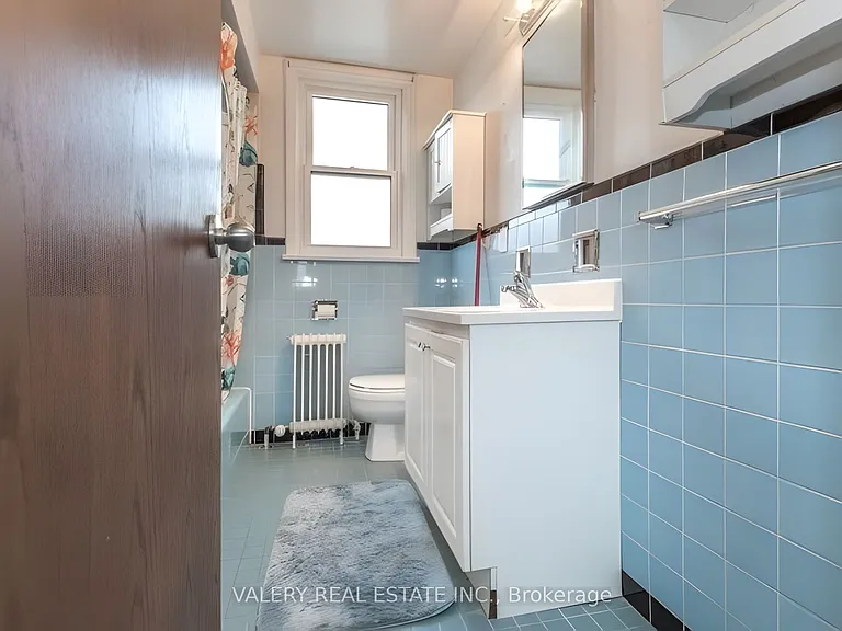 47 Ranleigh Ave #201 — Photo 11