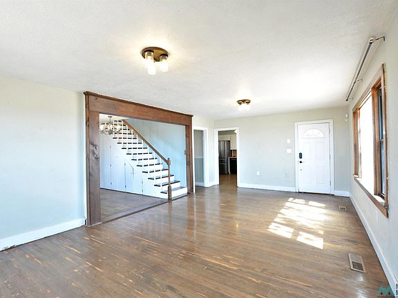 3rd image of 850 Curry Rd N #5