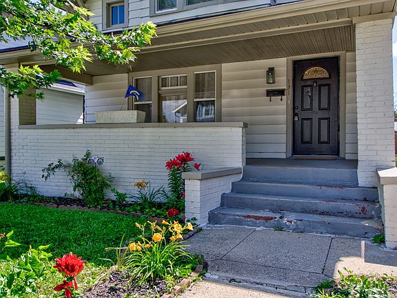 3rd image of 131 N Bosart Ave