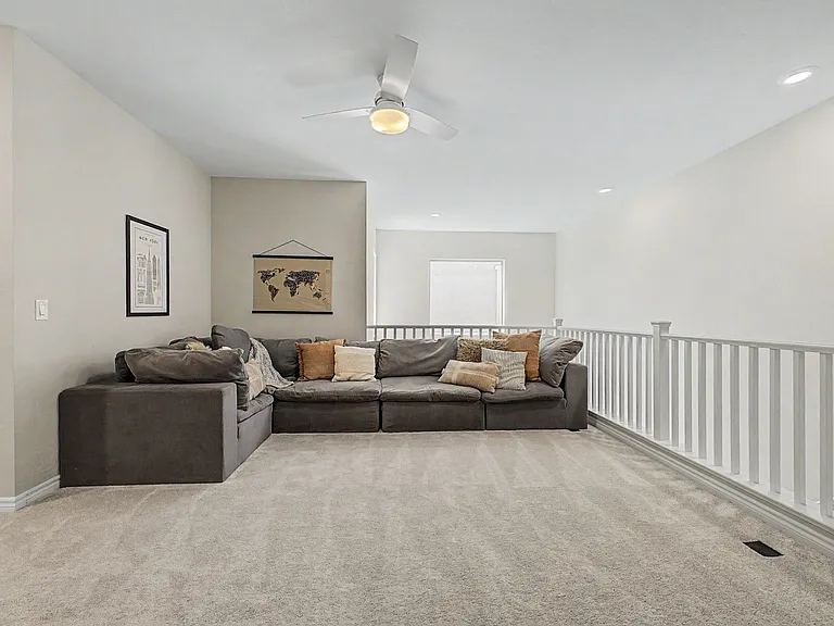 8137 Skye Plum St — Photo 34