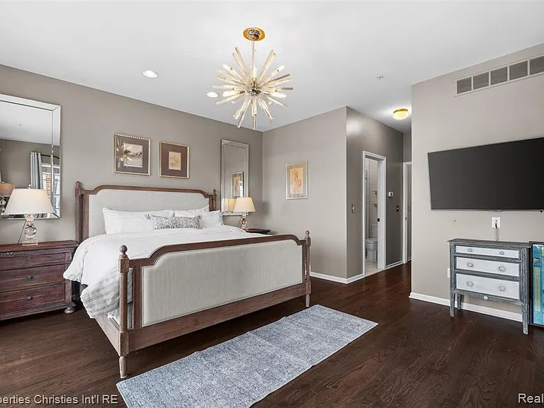 512 Graten St — Photo 34