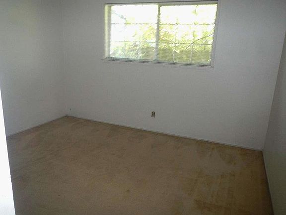 5th image of 9092 Pershing Ave