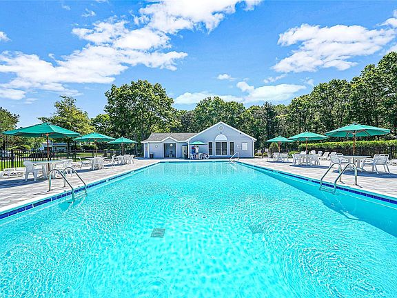 5th image of 63 Lakeview Dr #63