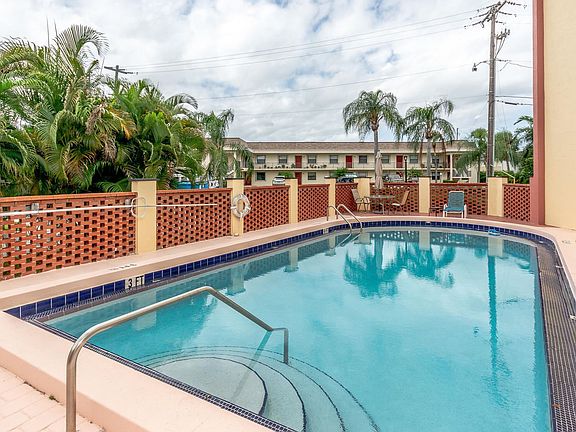 3rd image of 327 Southwind Dr APT 301