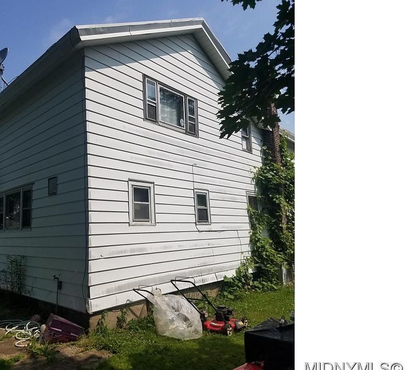 2nd image of 204 Mann St