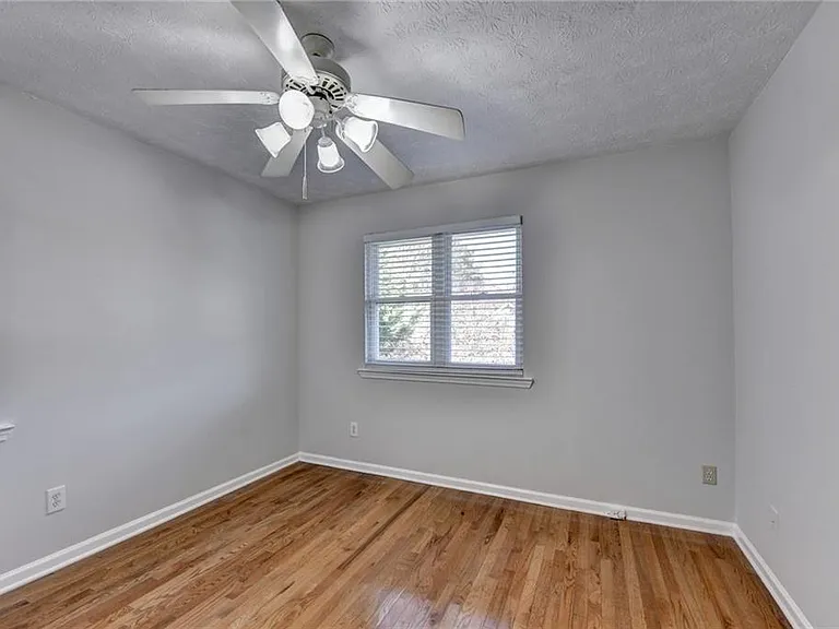 1112 Ashbury Dr — Photo 38