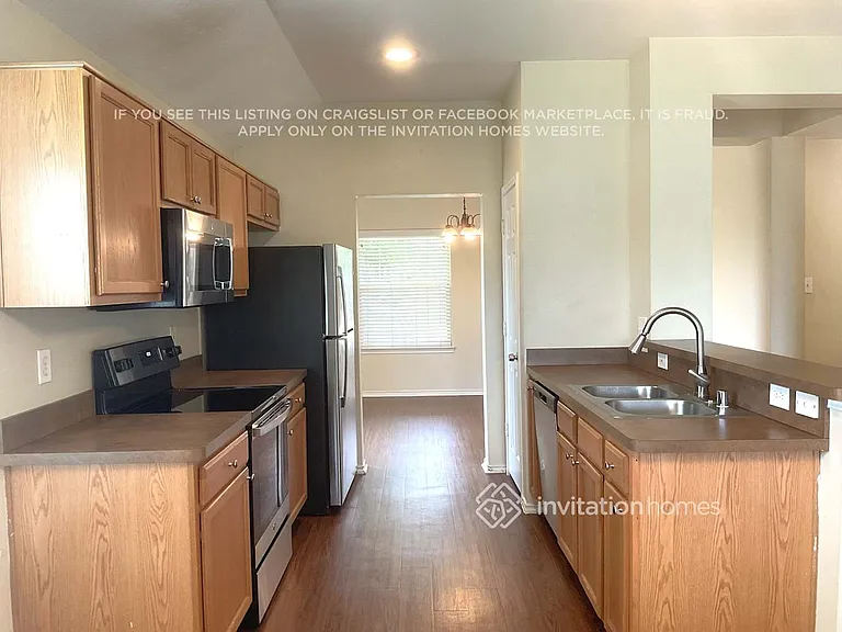 950 Heather St — Photo 4