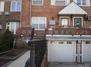 5812 79th St, Middle Village, NY 11379
