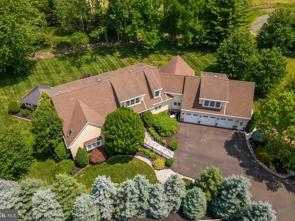 143 S Baringer Ave, Perkasie, PA 18944