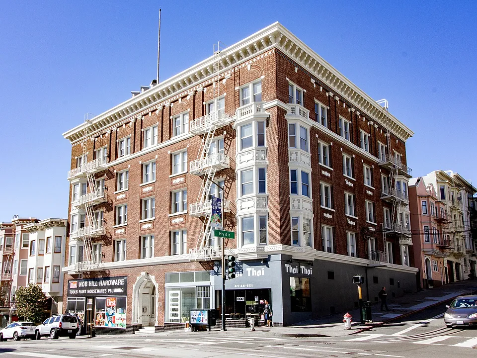 Front view exterior of the apartment building at 1408 California St, San Francisco, CA 94109, United States