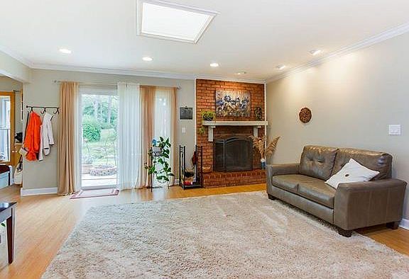 3rd image of 455 Ivywood Dr