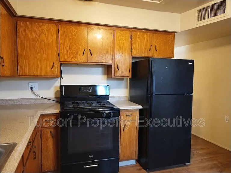8934 S Nogales Hwy — Photo 2