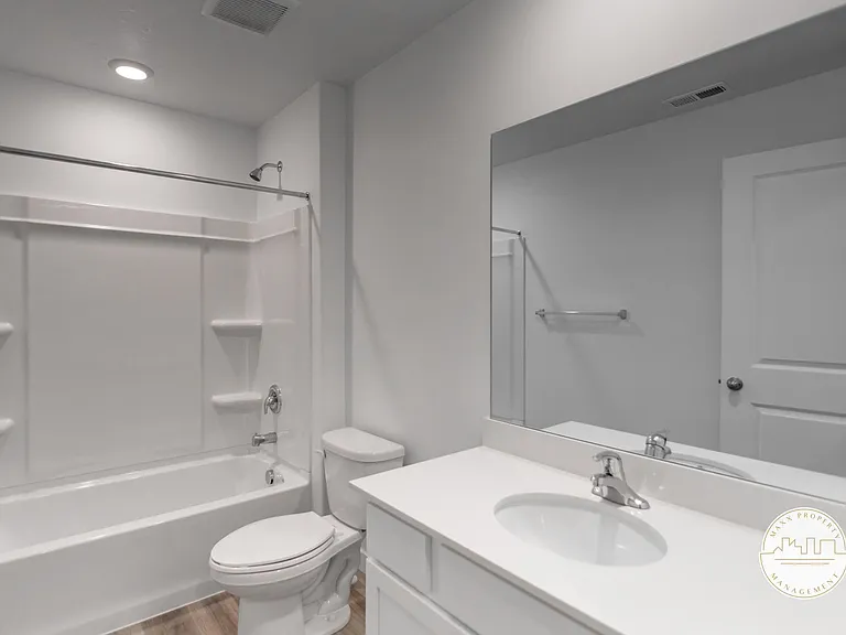 1432 S 3680 E — Photo 8