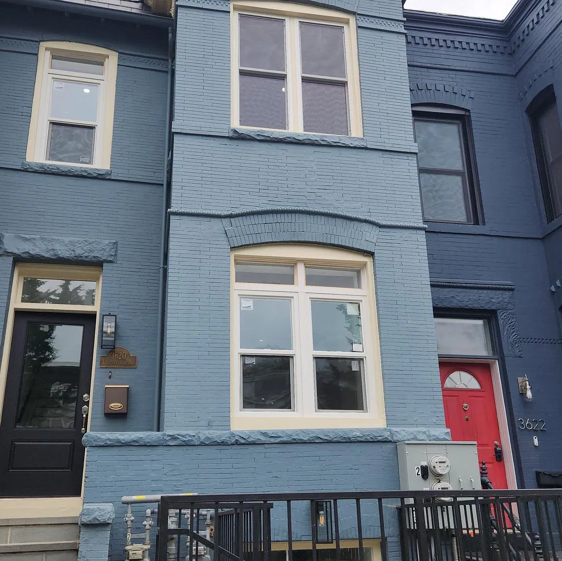 3 bed, 2.5 bath, 2000 sqft, $5,100 — Photo 1