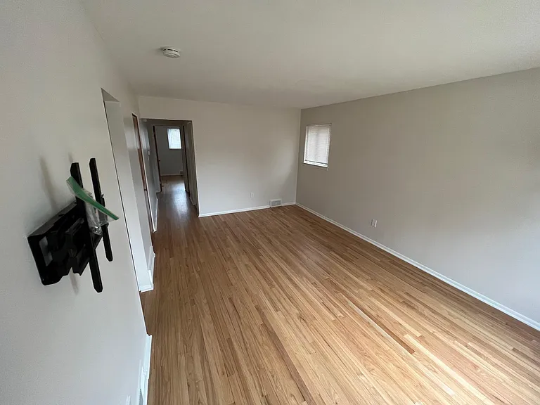 3016 Harvard Rd — Photo 6