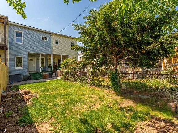 3rd image of 308 Rosehill Pl