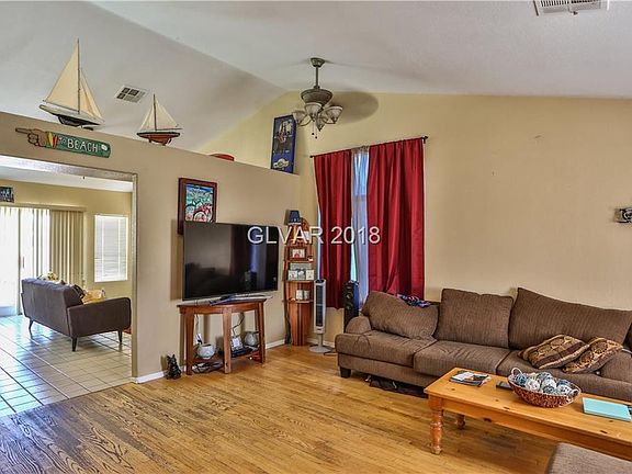 5th image of 1084 Thornfield Ln