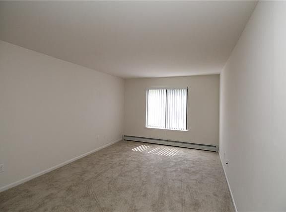 3rd image of 26 Hudson View Hl #26