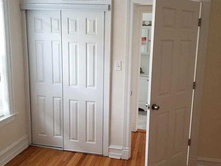 1239 W Greenleaf Ave #1 — Photo 12