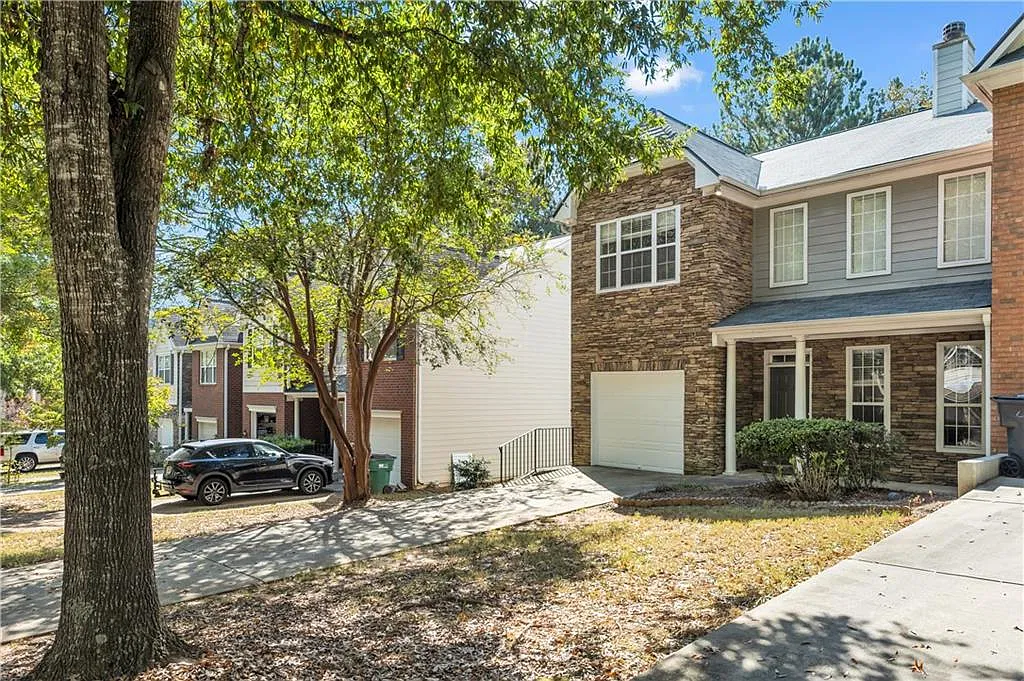 4 bed, 3.0 bath, 1707 sqft, $2,400 — Photo 2
