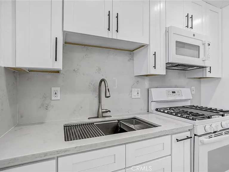 857 S Idyllwild Ave #2 — Photo 2