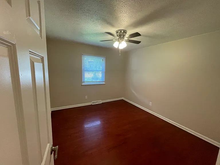 1119 E Edgewood St — Photo 10