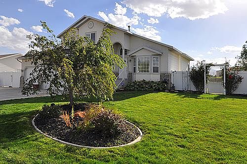 1st image of 8848 S Aspen View Dr