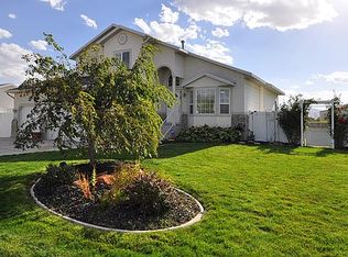 8848 S Aspen View Dr, West Jordan, UT 84081