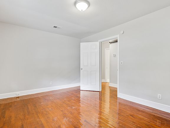 5th image of 7014 N Kenwood Dr