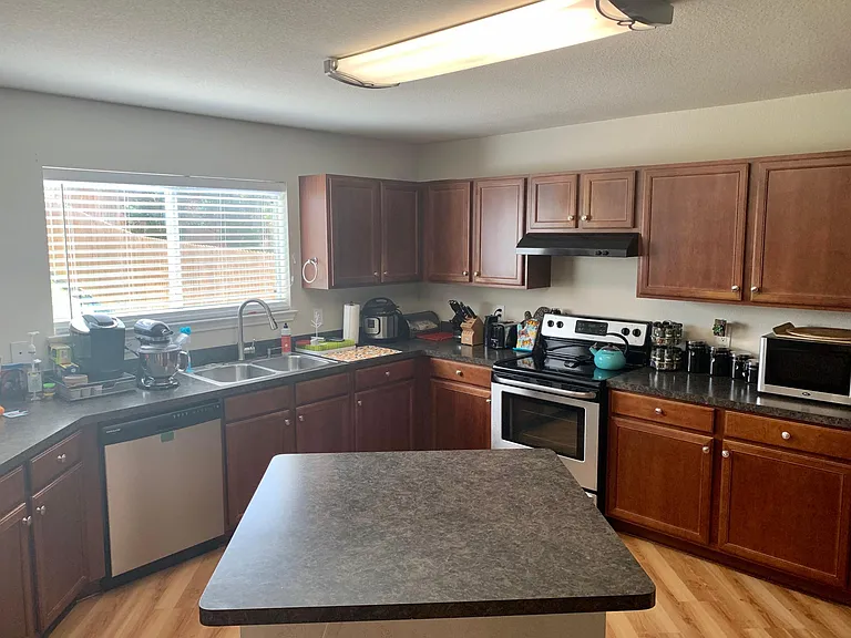 Spacious Kitchen with island in the middle