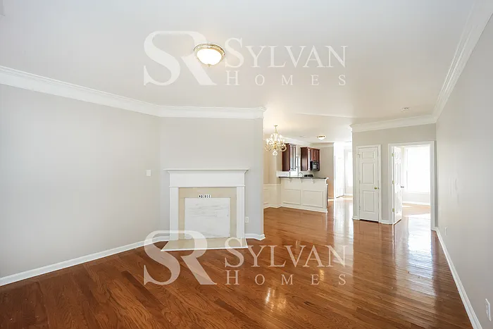 7840 The Lakes Dr — Photo 4