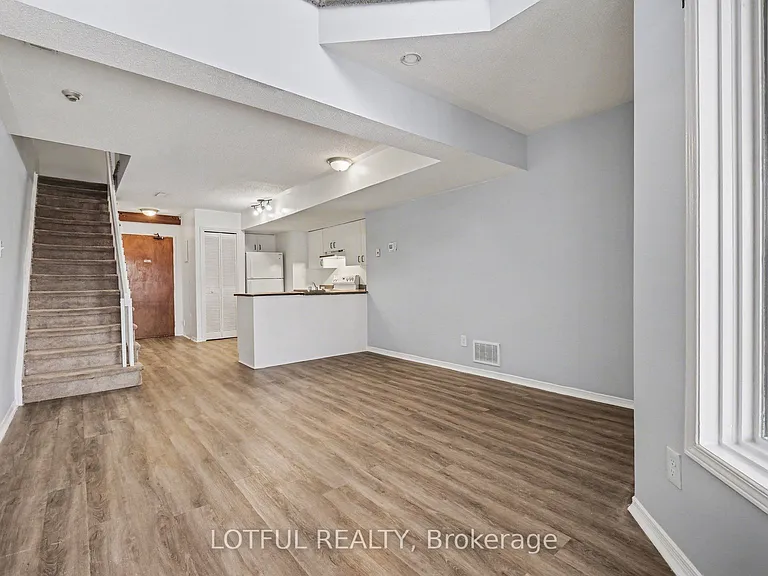 237 Loretta Ave S #9 — Photo 6