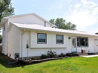 4713 Pine Al Dr, Machesney Park, IL 61115