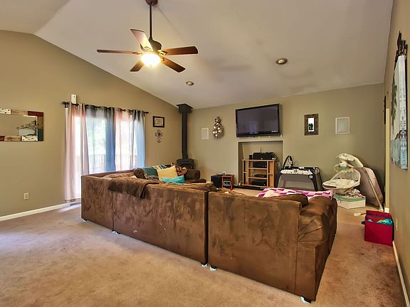 3rd image of 20425 Cedar View Ct