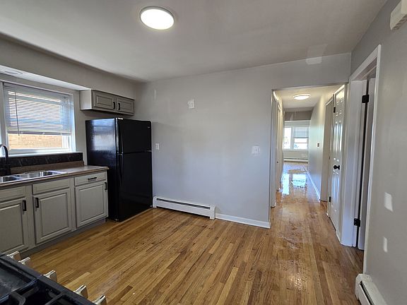 2nd image of 525 25th Ave #1