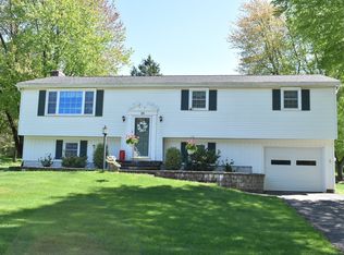 28 Columbine Rd, Tolland, CT 06084