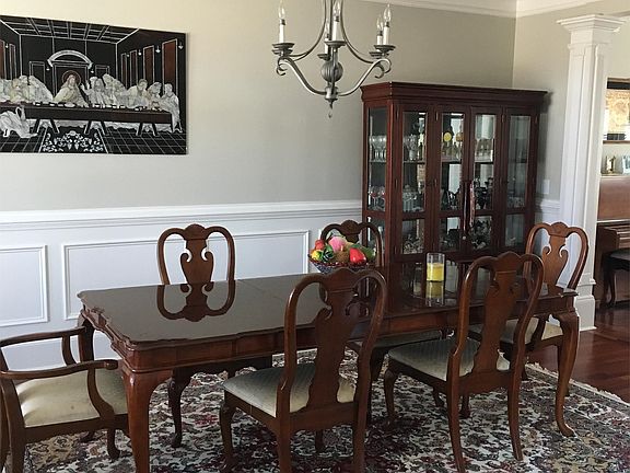Formal Dining