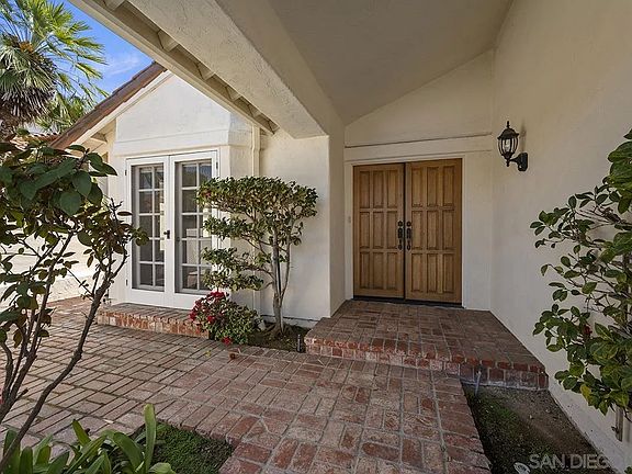 3rd image of 4045 Caminito Cassis